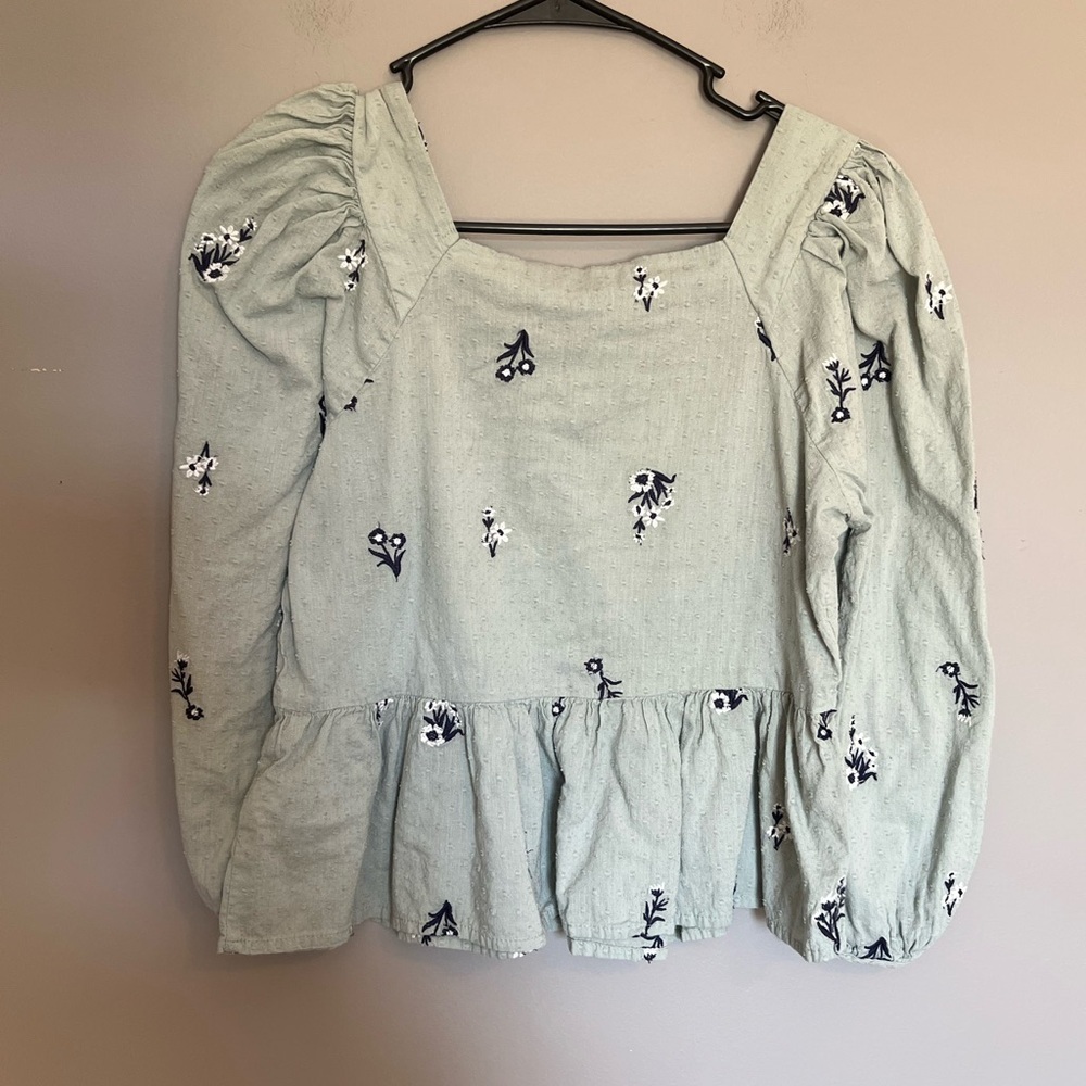 Universal Thread Embroidered Top - Picture 2 of 4